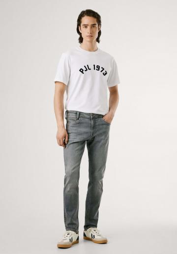 Узкие джинсы