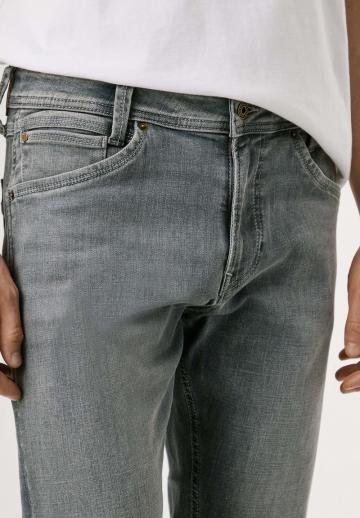Узкие джинсы