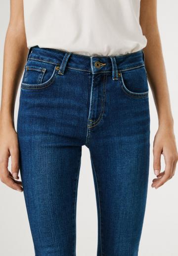 Узкие джинсы