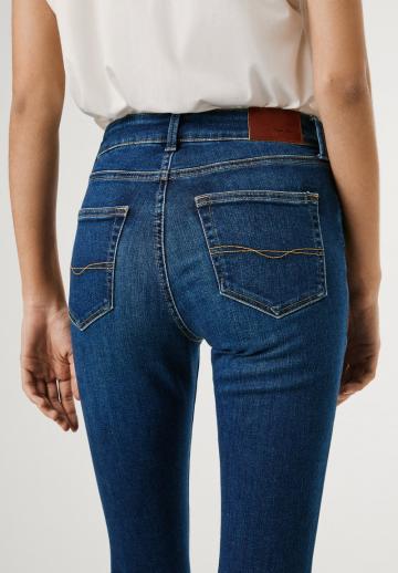 Узкие джинсы