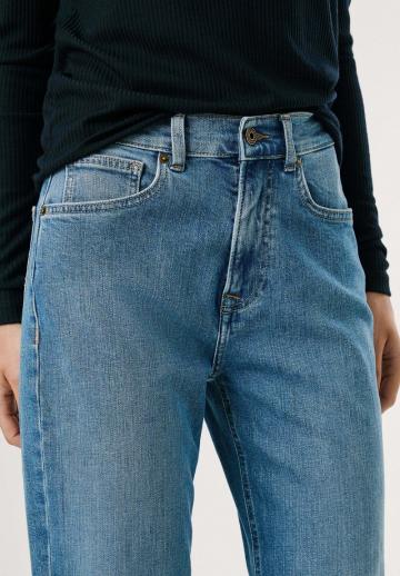 Прямые джинсы