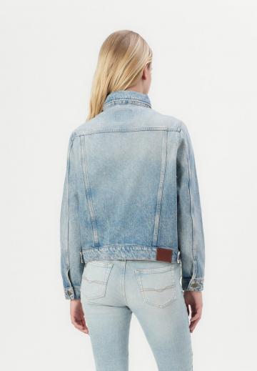 Джинсовая куртка