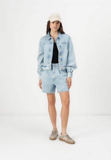 Джинсовая куртка