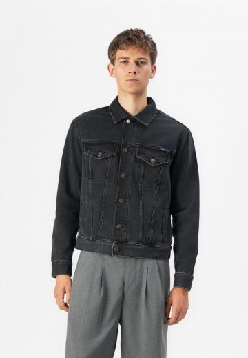 Джинсовая куртка