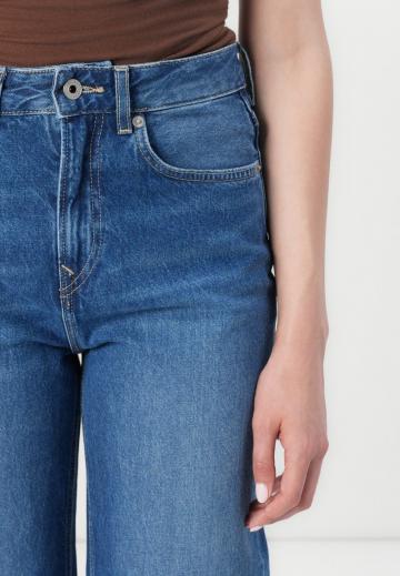 Прямые джинсы
