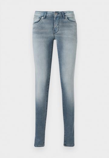 Узкие джинсы