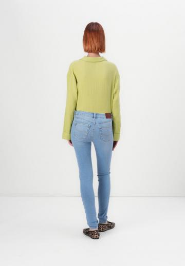 Узкие джинсы