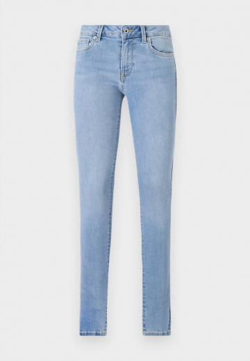 Узкие джинсы