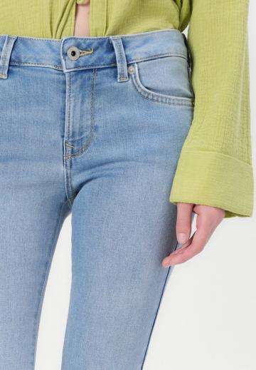 Узкие джинсы