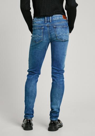 Узкие джинсы