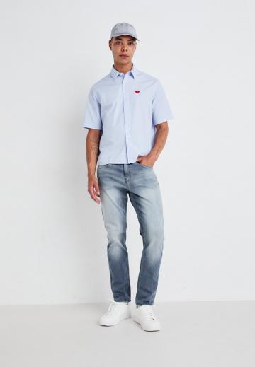 Прямые джинсы