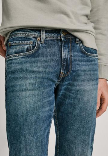 Прямые джинсы