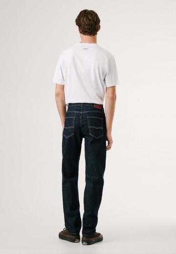 Прямые джинсы