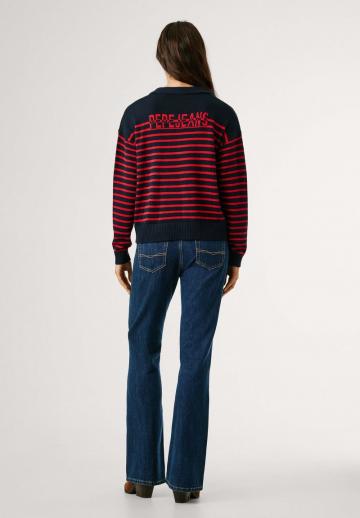 Пуловер в полоску