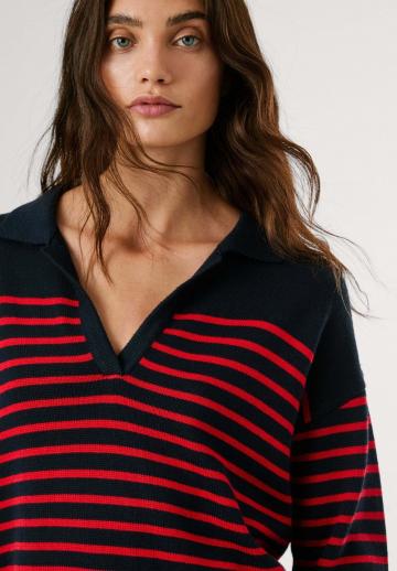 Пуловер в полоску