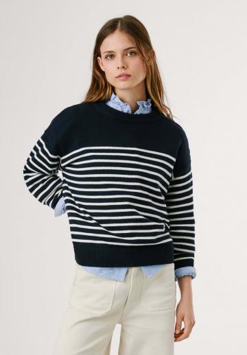 Пуловер в полоску
