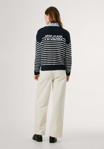 Пуловер в полоску