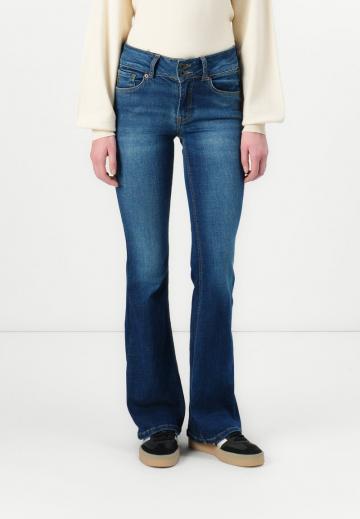 Клешеные джинсы