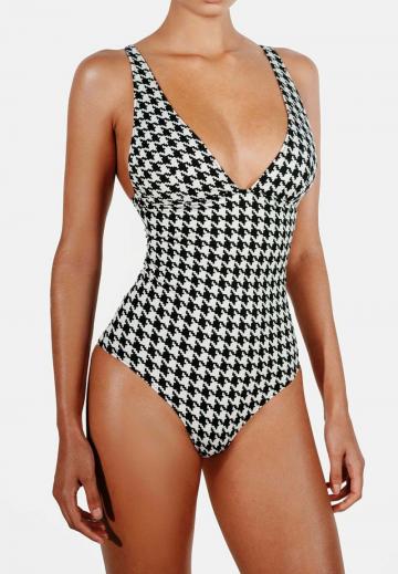 Слитный купальник