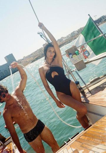 Слитный купальник