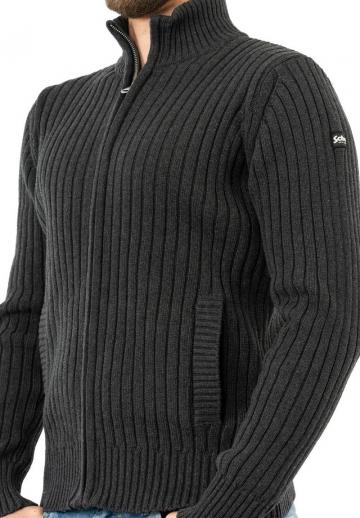 Вязаная кофта