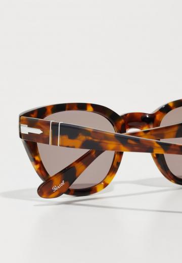 Солнечные очки