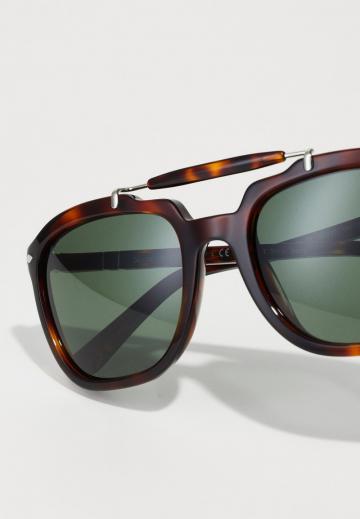 Солнечные очки