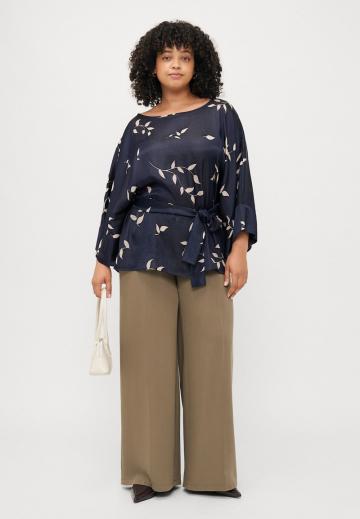 Атласная блузка