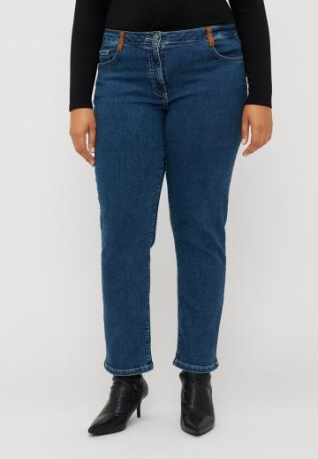 Узкие джинсы