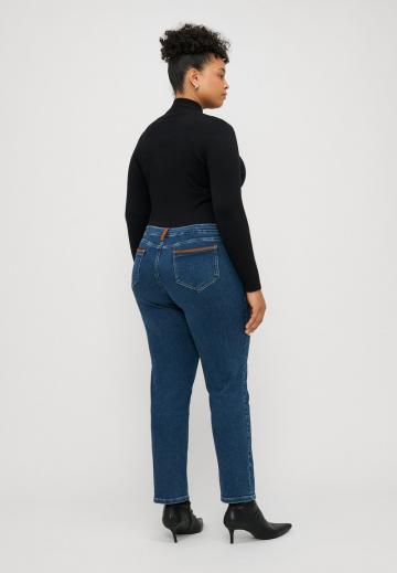 Узкие джинсы