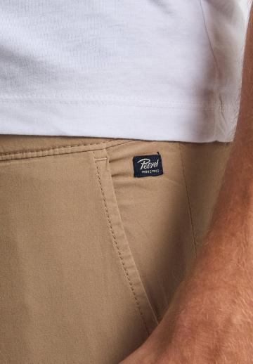 Брюки с накладными карманами