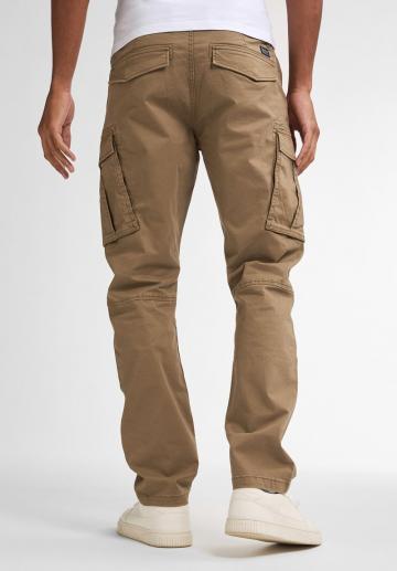 Брюки с накладными карманами