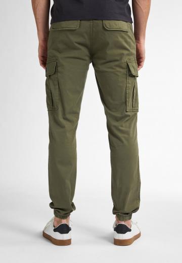 Брюки с накладными карманами
