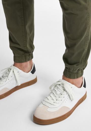 Брюки с накладными карманами