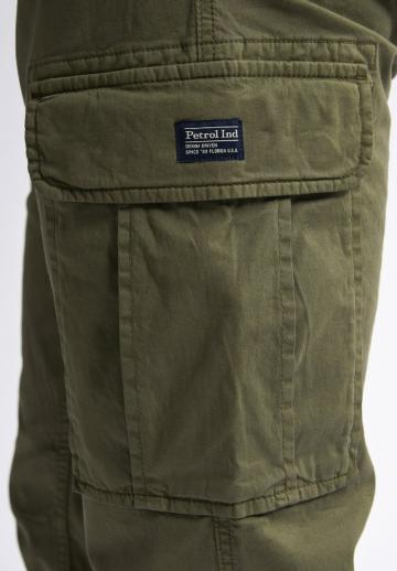 Брюки с накладными карманами