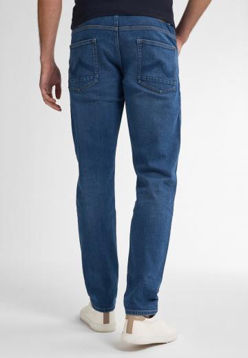 Узкие джинсы