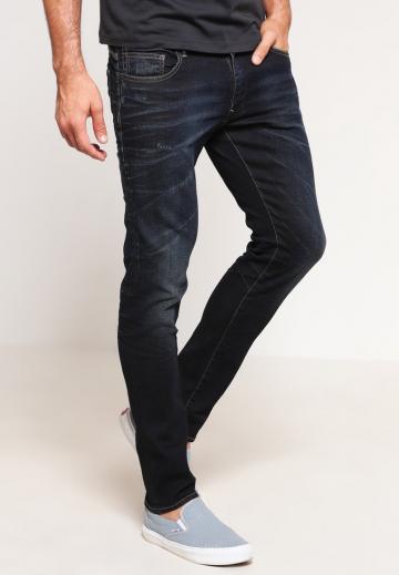 Узкие джинсы