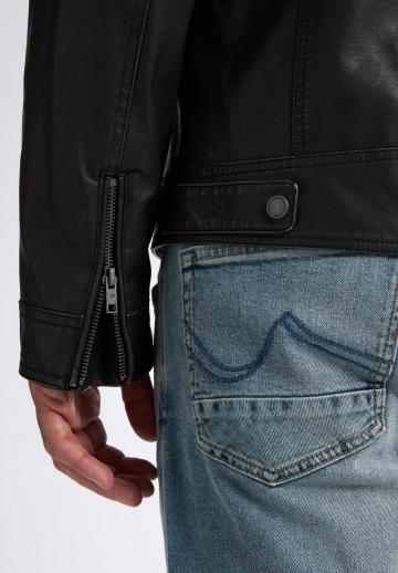 Кожаная куртка