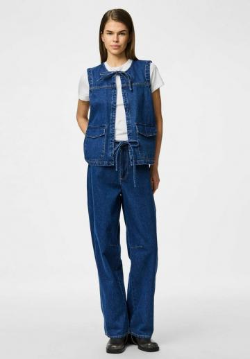 Свободные джинсы