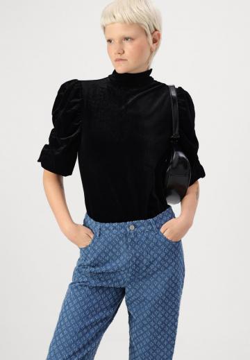 Свободные джинсы