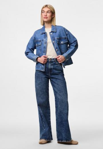 Джинсовая куртка