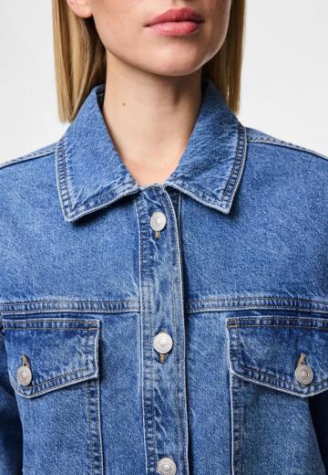 Джинсовая куртка