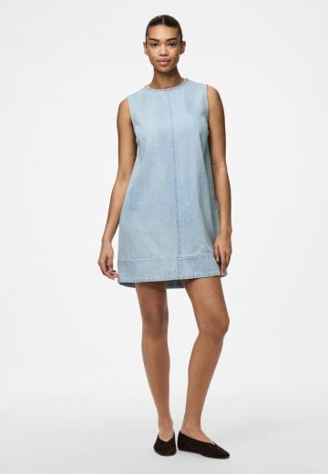 Джинсовое платье