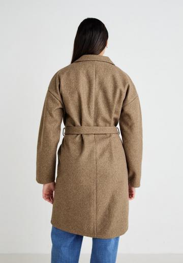 Шерстяное пальто
