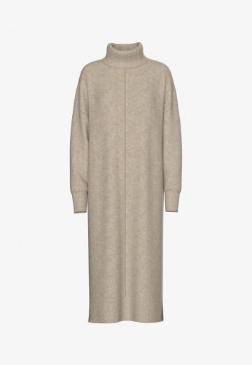 Вязаное платье