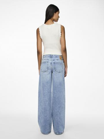 Клешеные джинсы