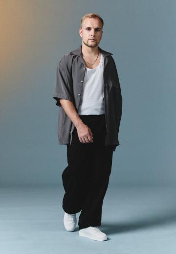 Прямые джинсы