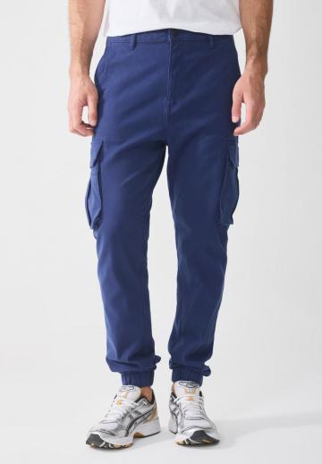 Брюки с накладными карманами