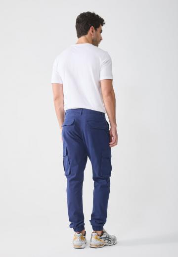 Брюки с накладными карманами