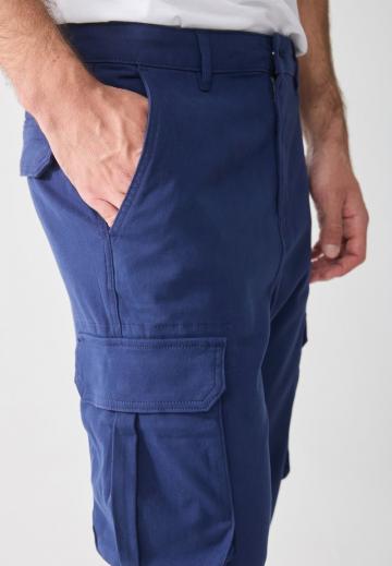 Брюки с накладными карманами